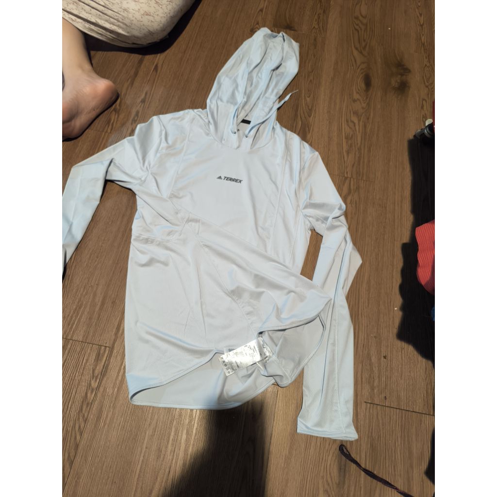 Hoodie running adidas Terrex original  polistern biru muda dgn bahan ringan Dryex, sangat jarang bah