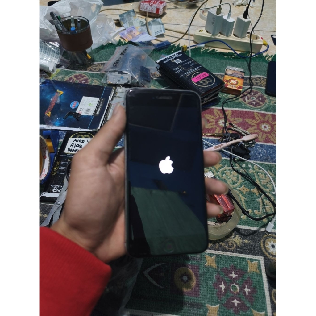 LCD TOUCHSCREEN IPHONE 6S PLUS FUNGSI SEMUA NORMAL SUDAH BERIKUT KAMERA DEPAN DAN HOME ORIGINAL COPO