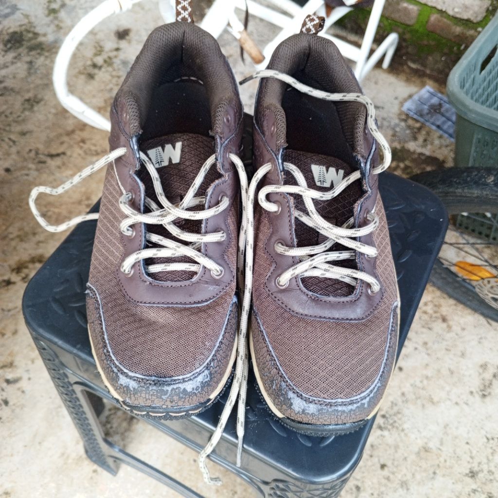 Sepatu outdoor Weinbrenner original preloved