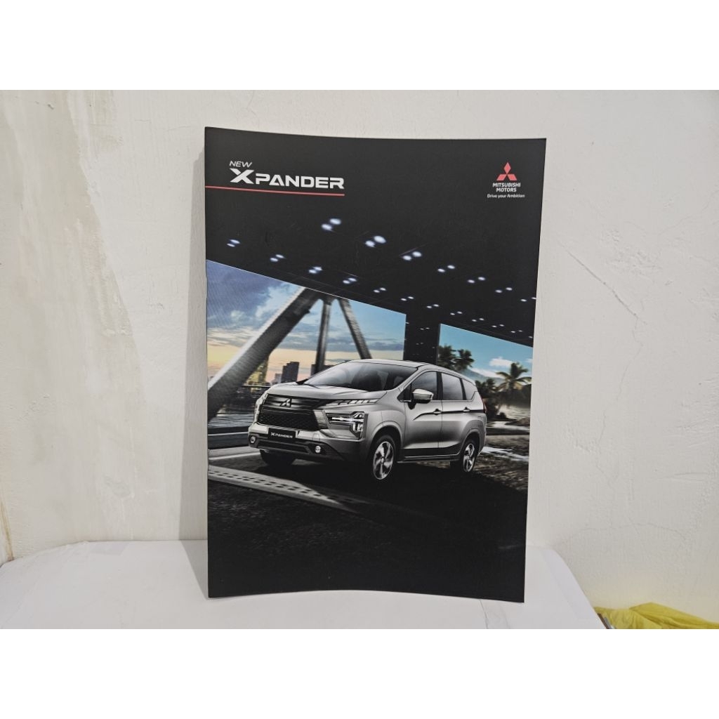 brosur katalog mobil mitsubishi xpander 2023 booklet buku