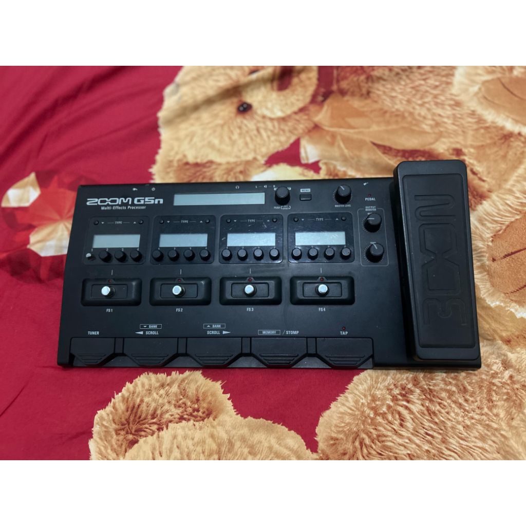 EFEK GITAR ZOOM G5N