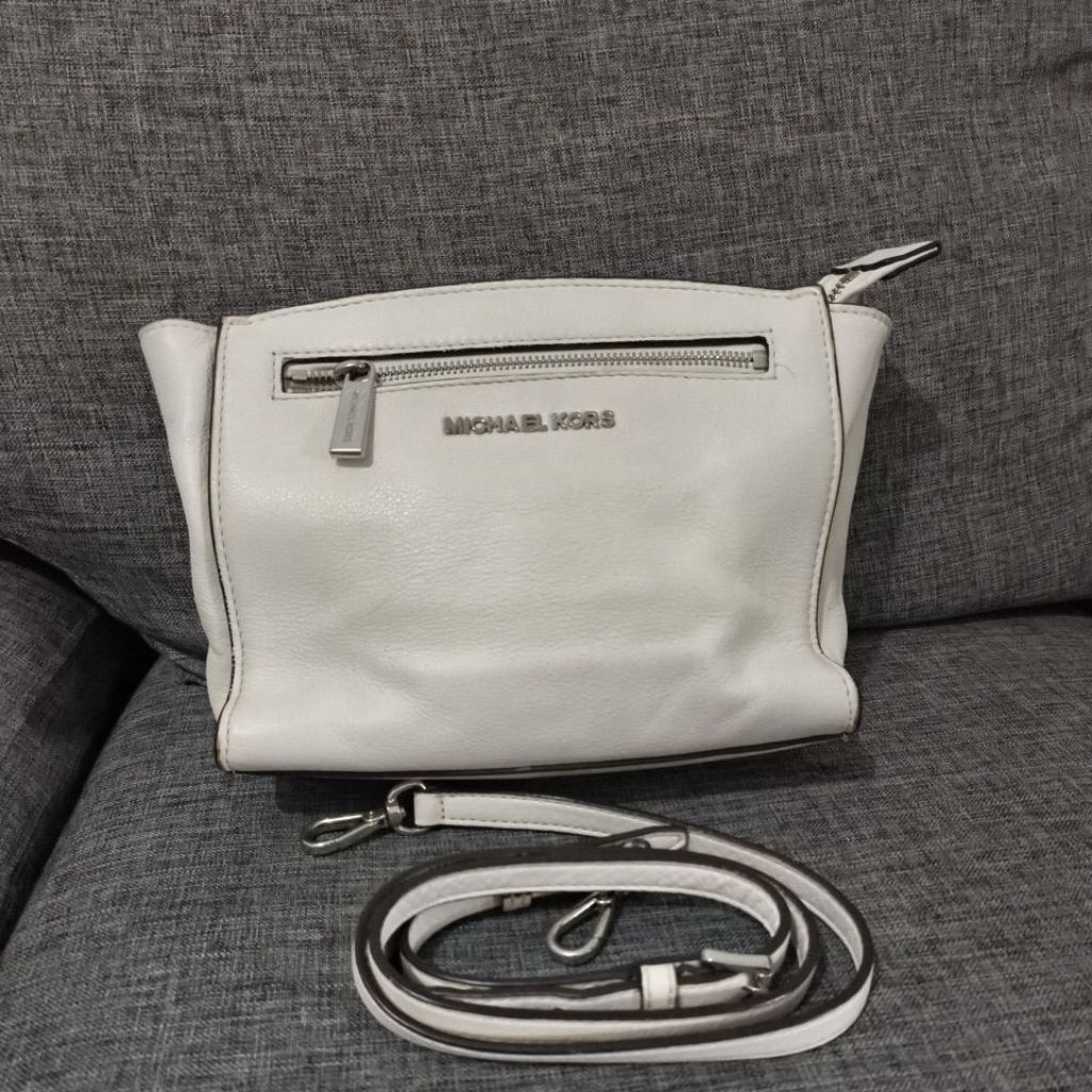 tas selempang Michael Kors