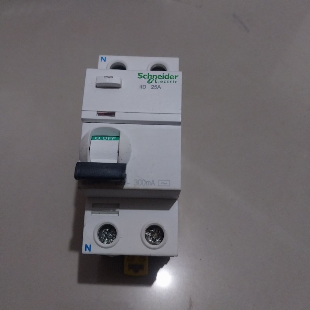 ELCB RCCB Schneider Electric iID 25A 300mA 1 Phase