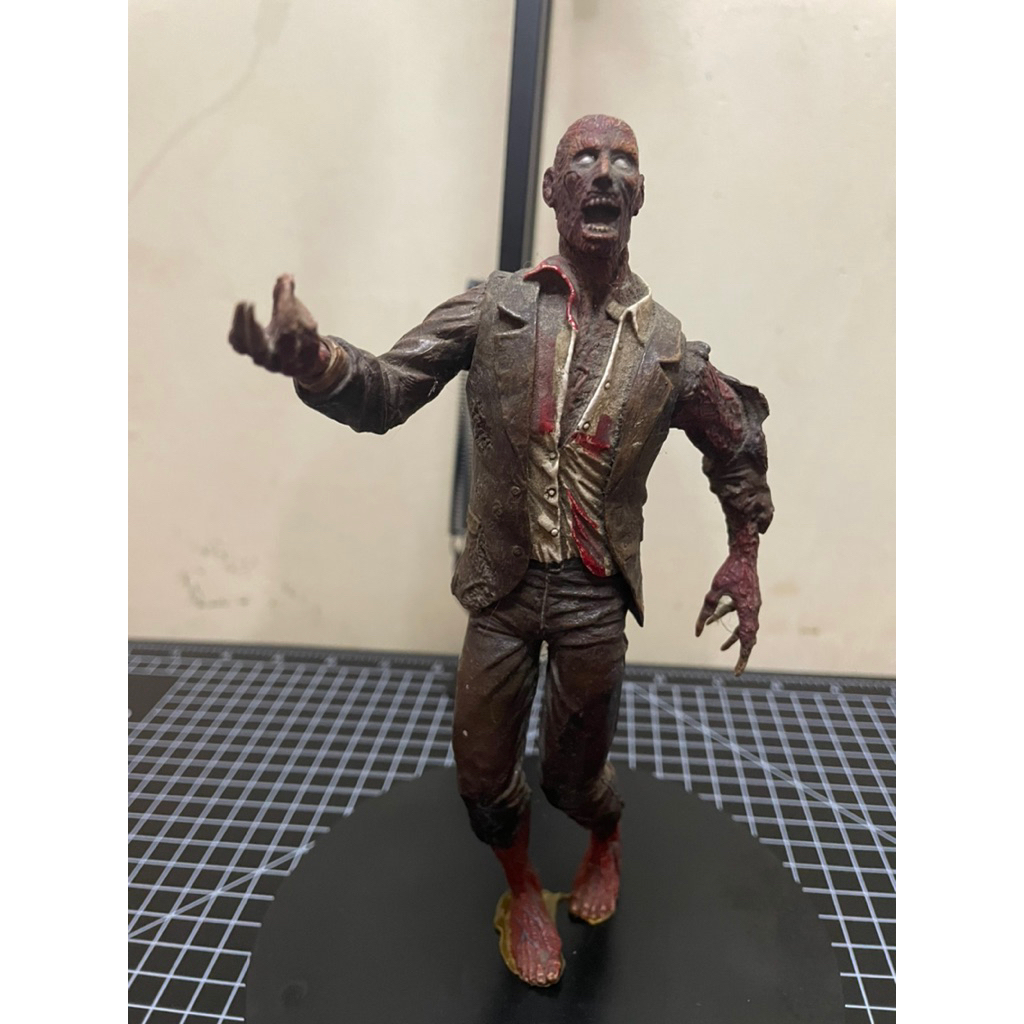Resident Evil Crimson Head Zombie Ori Neca