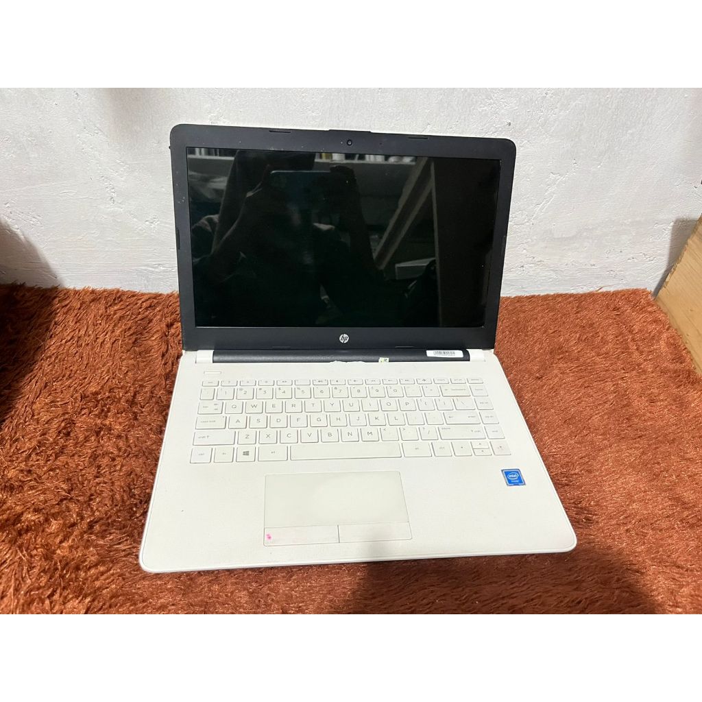 Laptop hp RTL8723DE white  Windows 10 pro 64-bit Processor intel celeron N3060 1.6GHz Ram 4 Gb  Peny