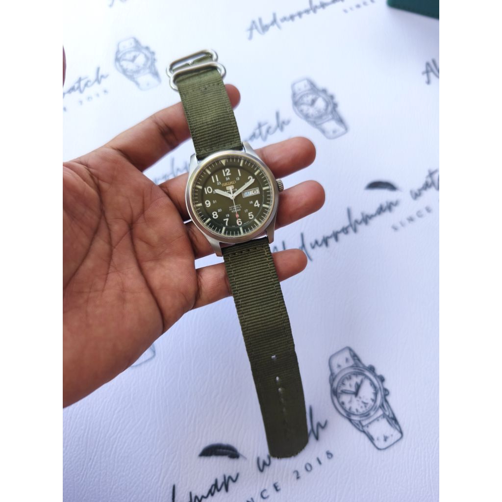 Seiko 5 sport Military SNZG09K1  green dial