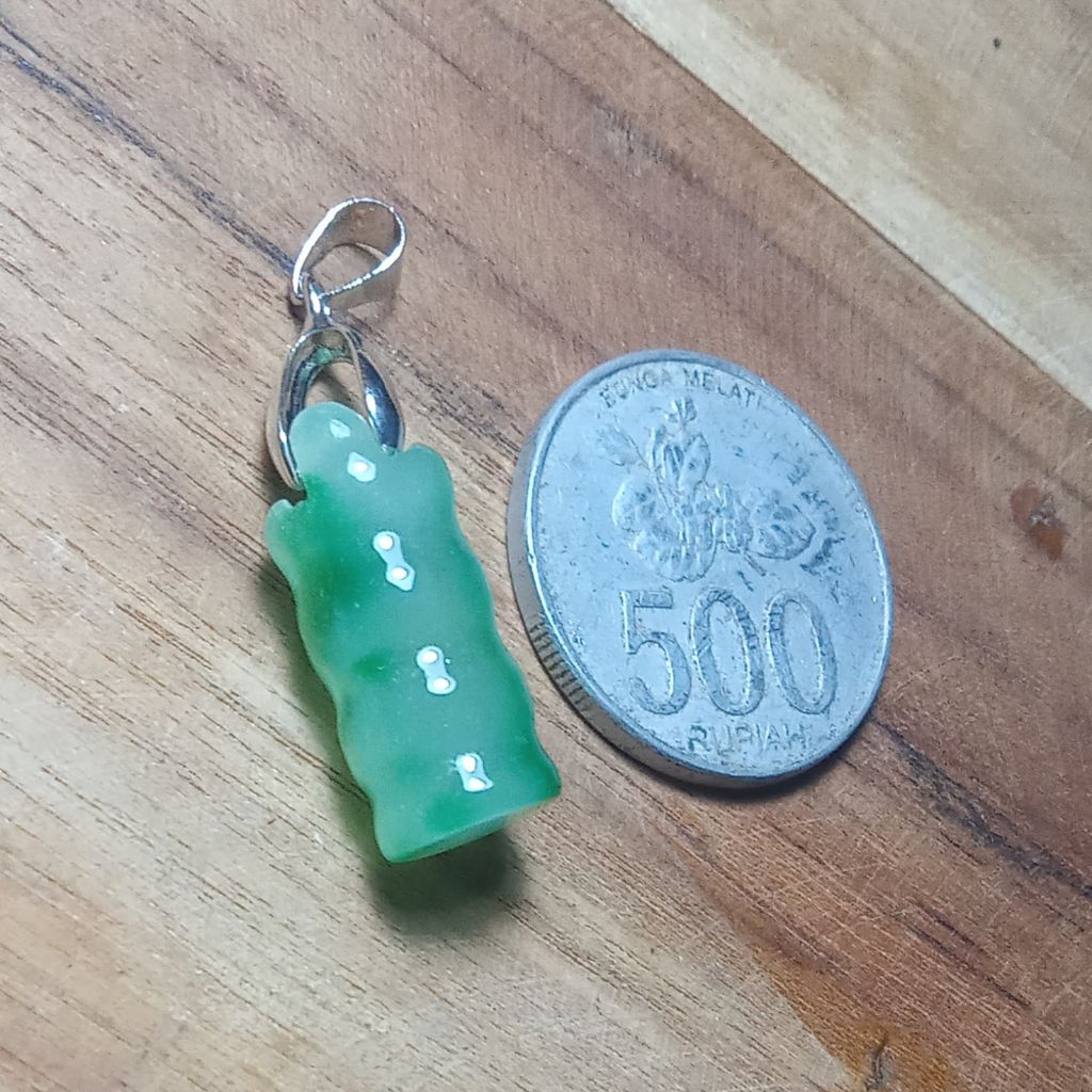 liontin bambu batu giok