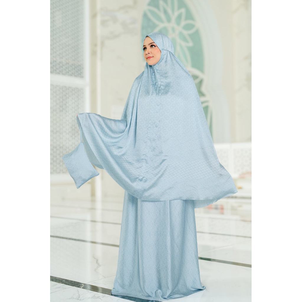 BUTTONSCARVES TAPIS ABSTRE PRAYER ROBE SKY BLUE