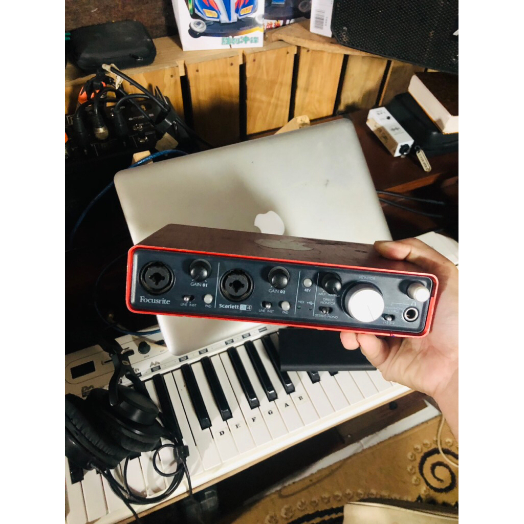 Soundcard Focusrite 2i4 bekas