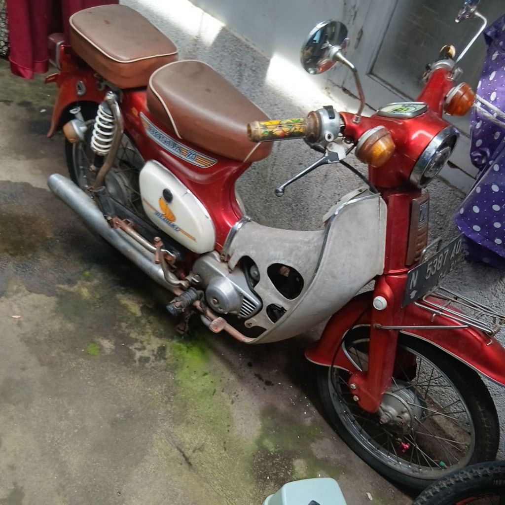 Bahan sepeda motor honda c70 asli 3 speed tahun 1978
