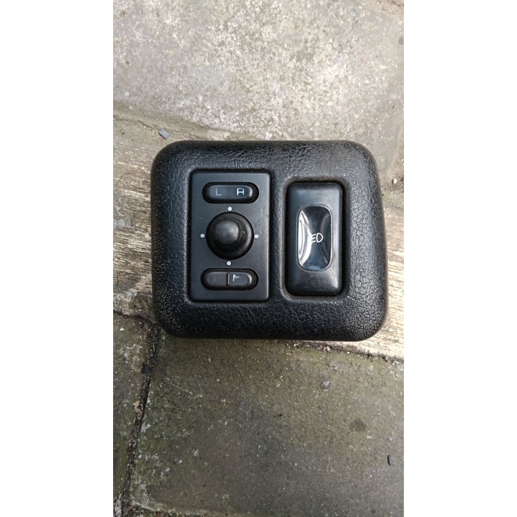 Tombol Spion Nissan Cefiro A31