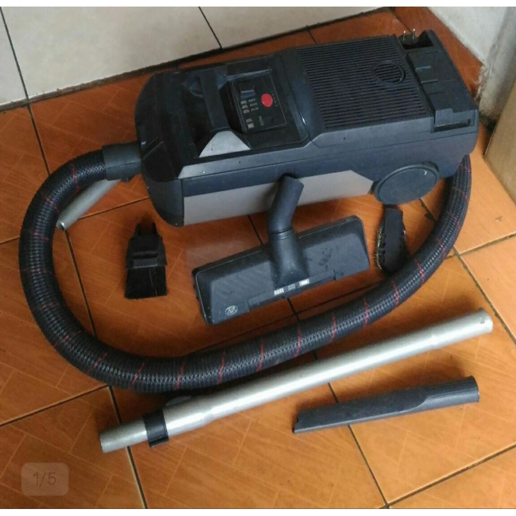 Vacuum Cleaner Lux DV790 Made In Sweeden - INSTANT