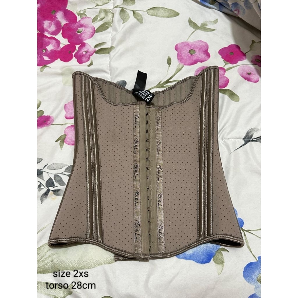 Korset Cikor Latex Charcoal Bo n Lou