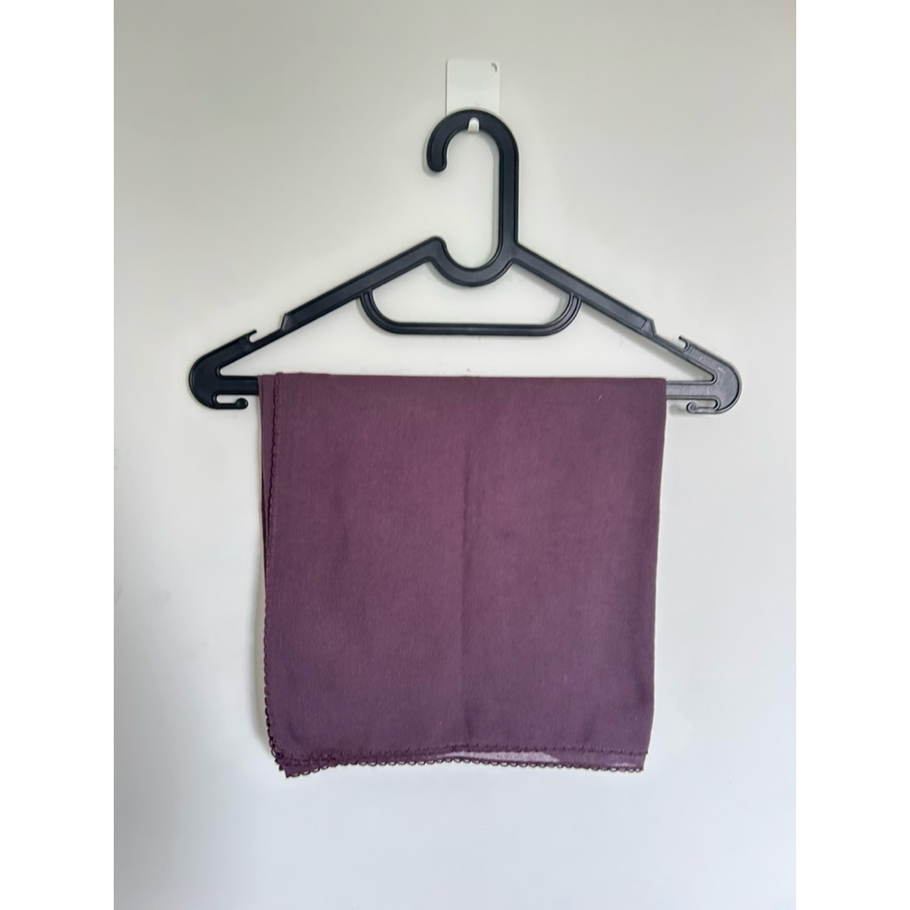 Preloved hijab segi empat polos brand ZyskuXena (tag copot)