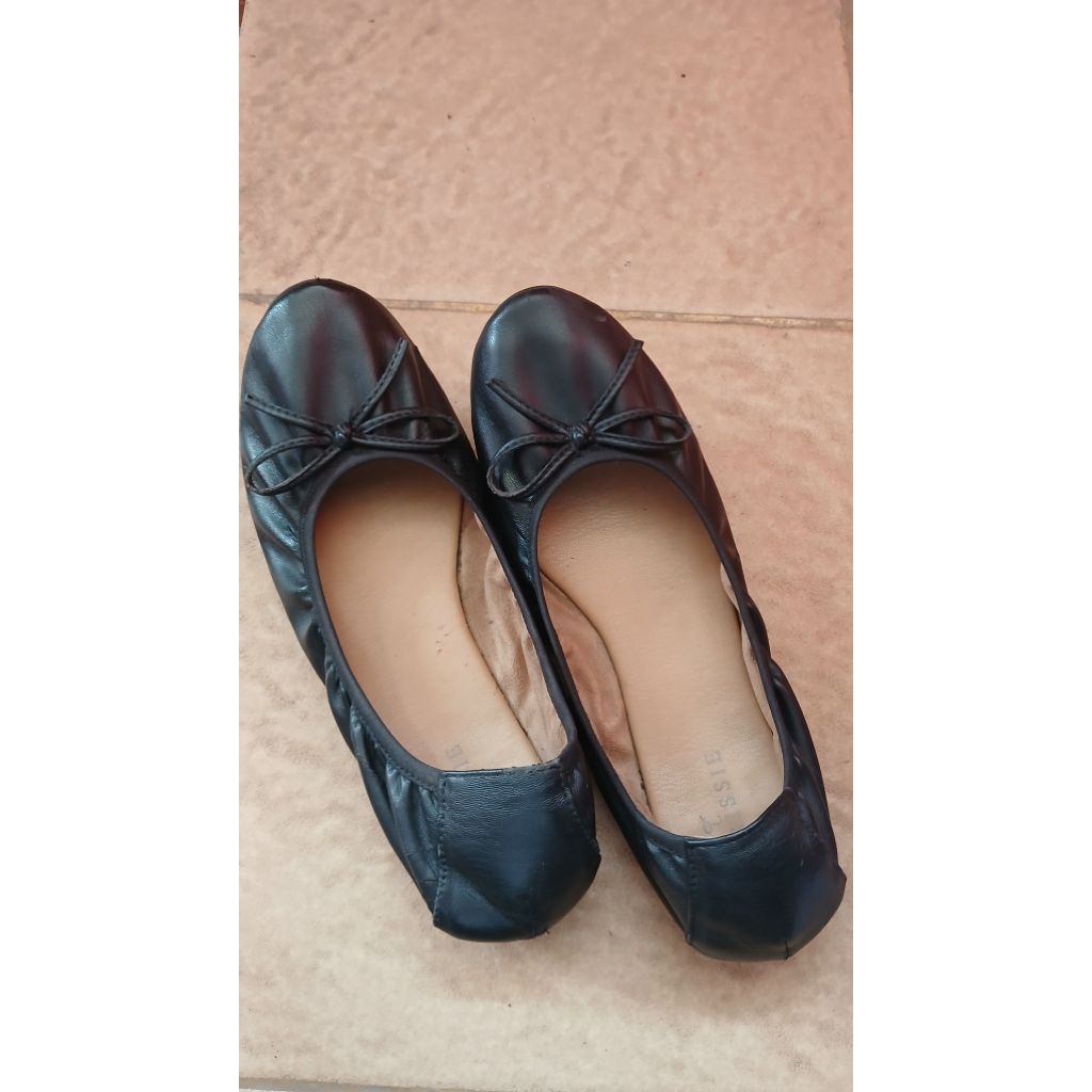 PRELOVED flatshoes * Payless chrissie *