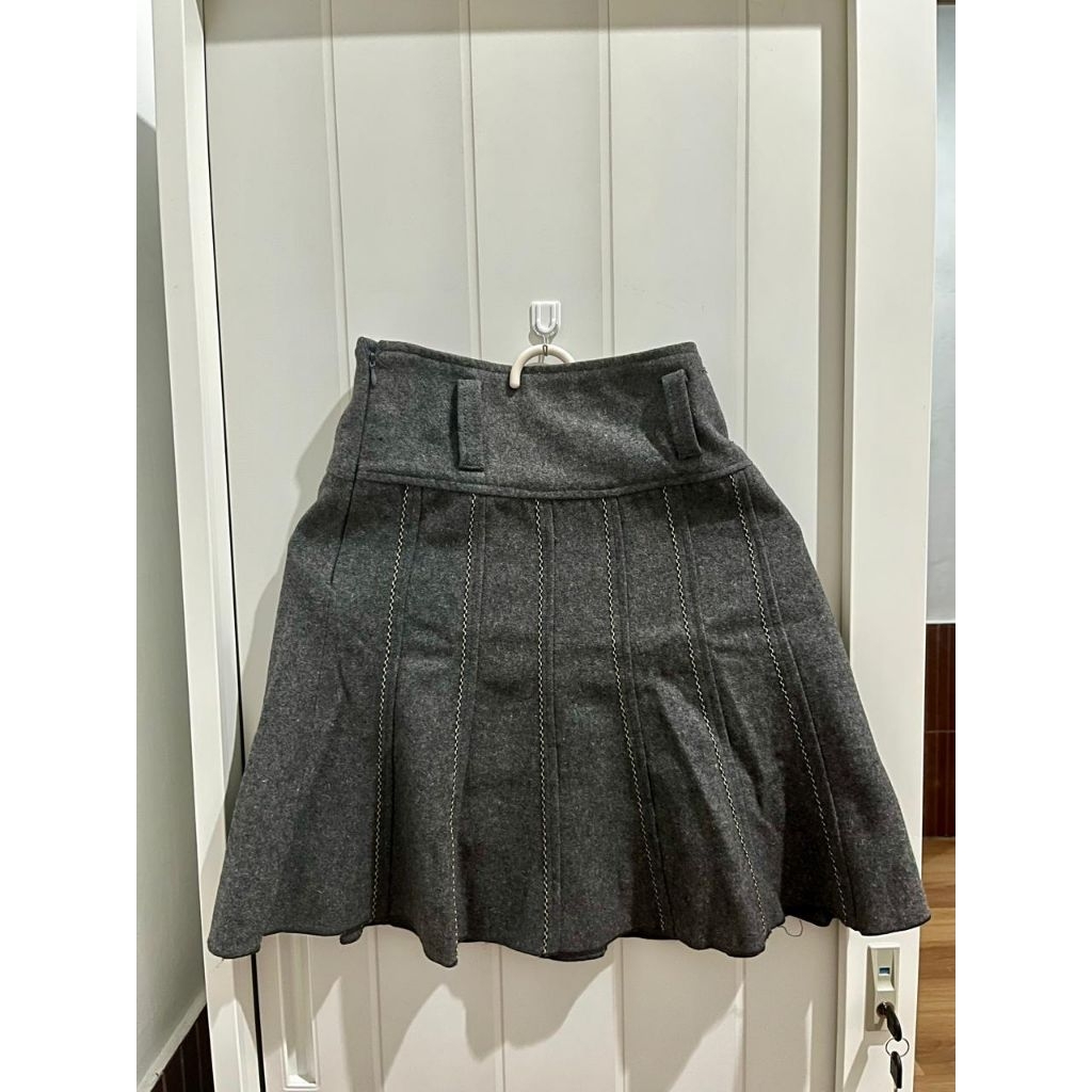 Grey Flowy Felt Wool Mini Skirt Miss Kosasih - Preloved