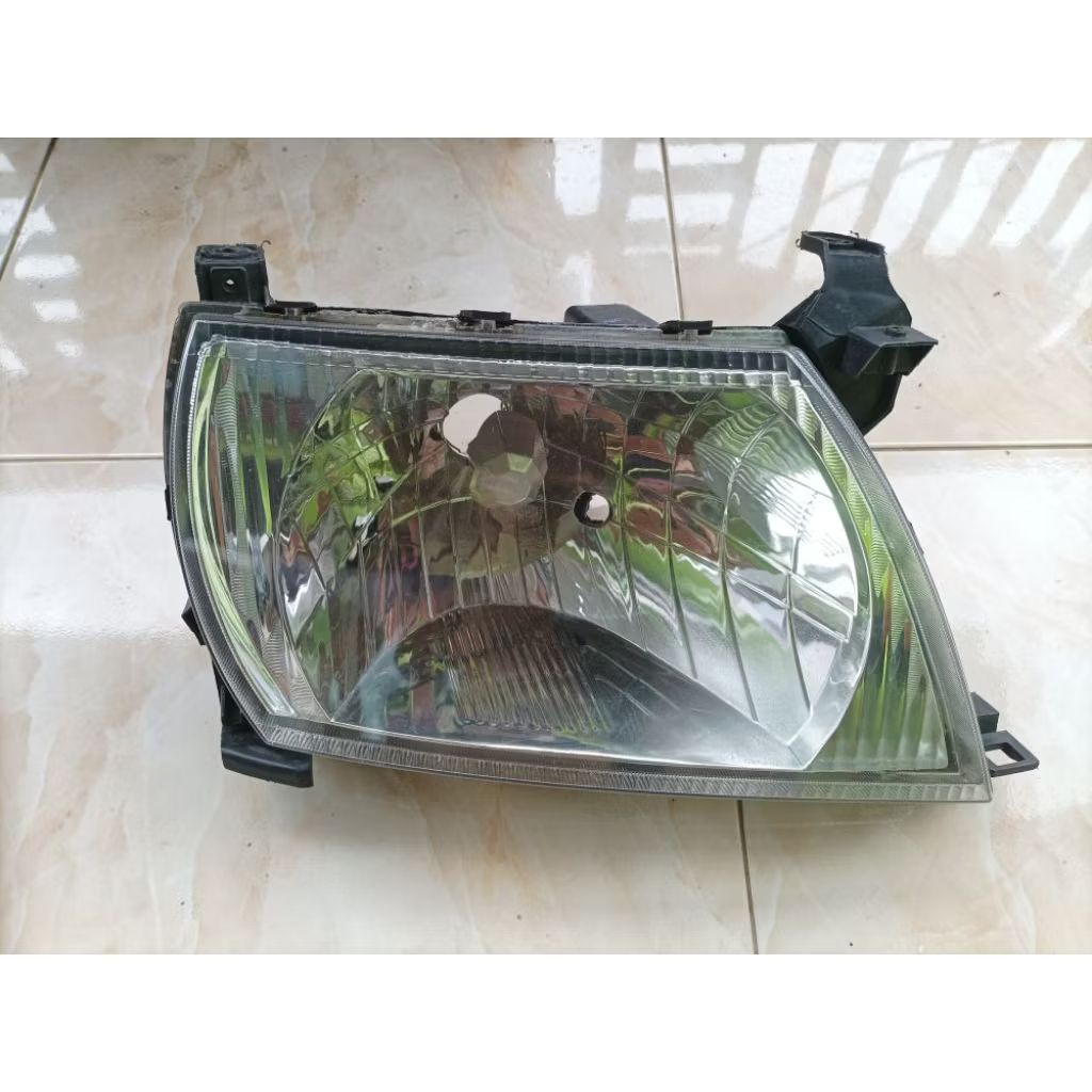 lampu depan/ headlamp TOYOTA kijang EFI kapsul krista th 2000,2001,2002 sebelah kanan original