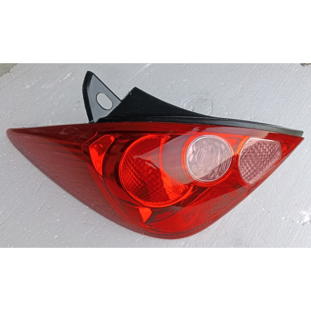 STOPLAMP NISSAN LATIO 2007. KIRI (LH).