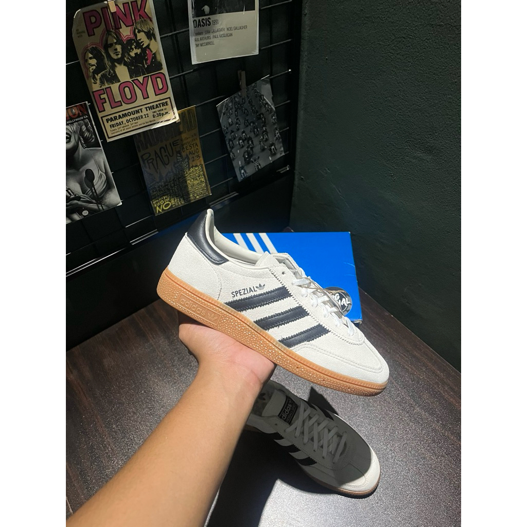 adidas spezial core black