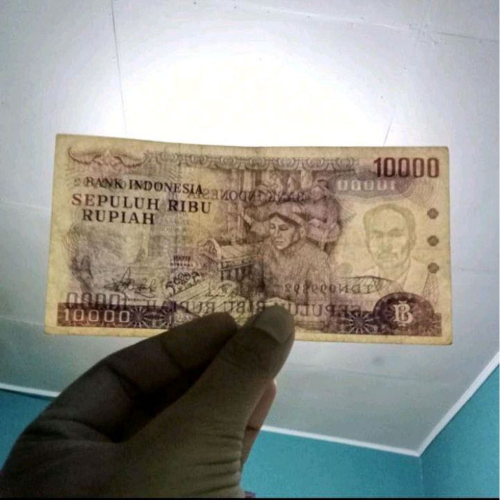Uang Kertas 10.000 Ribu Rupiah Asli Gamelan 1979 Sepuluh Ribu Koin Uang Kertas Rp 10000 tahun 1979 S
