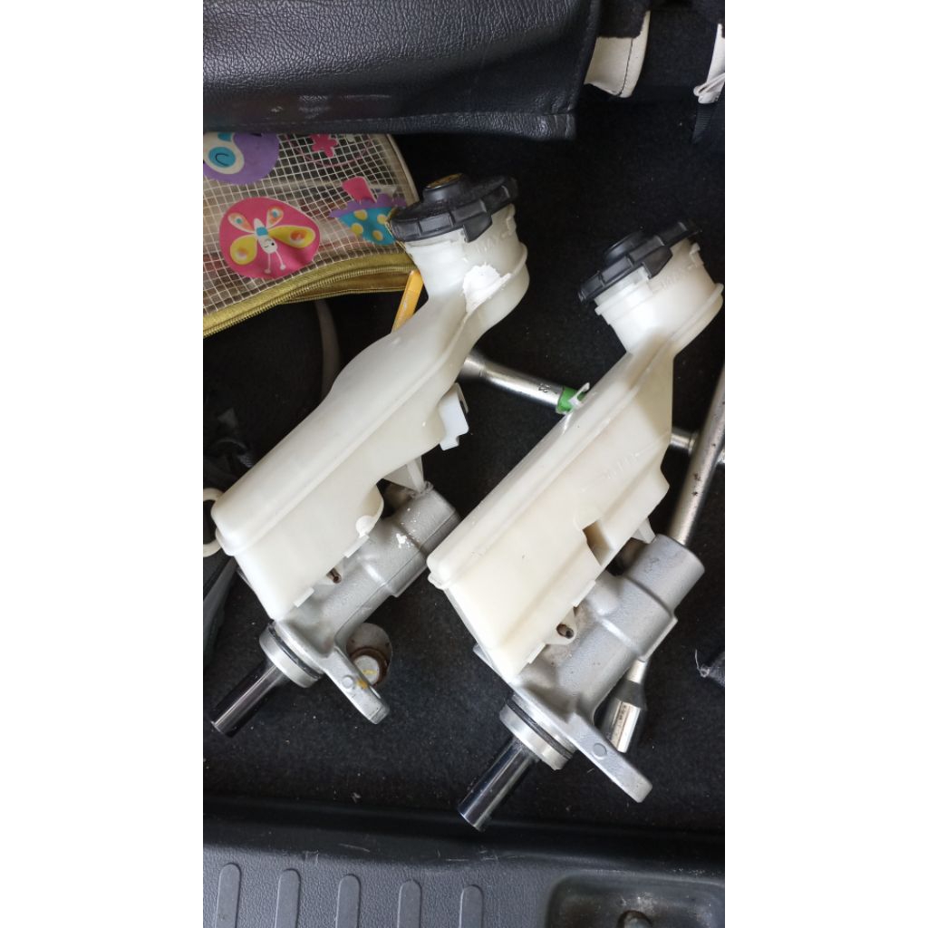 Sparepart master rem atas mobilio