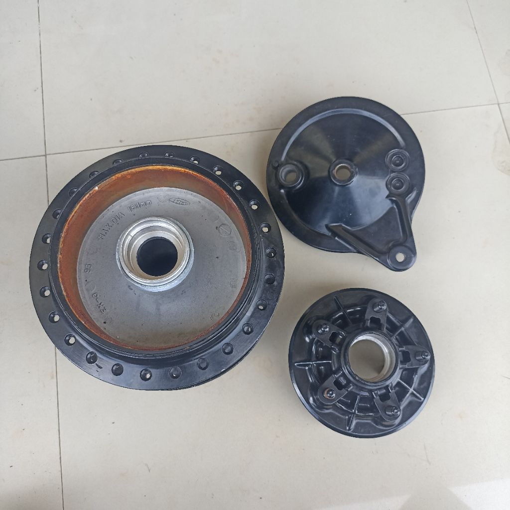 Original tromol roda belakang rear hub wheel Honda steed 400 shadow cbx400