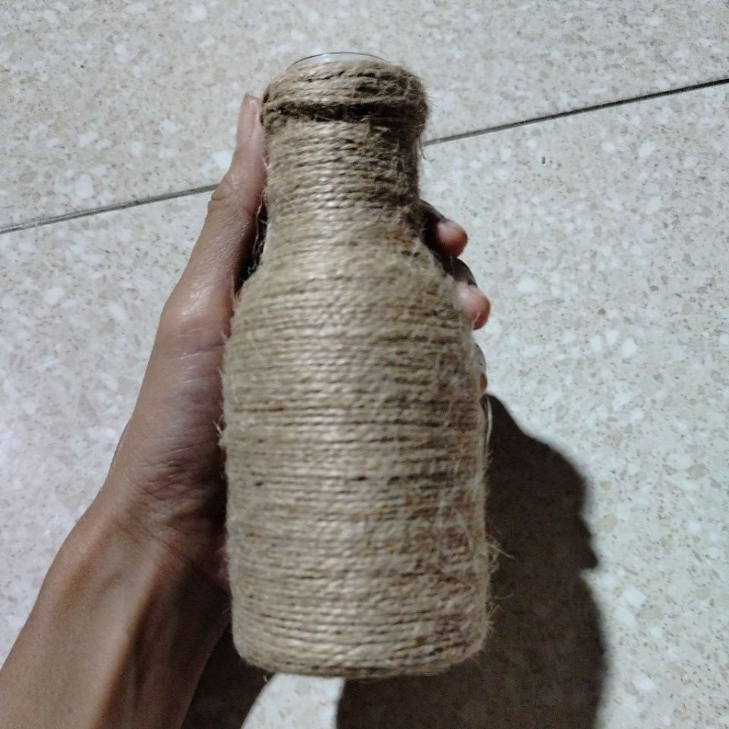vas bunga tali rami