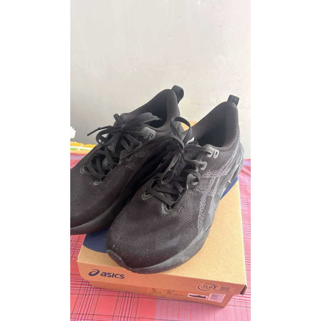Asics Novablast 5