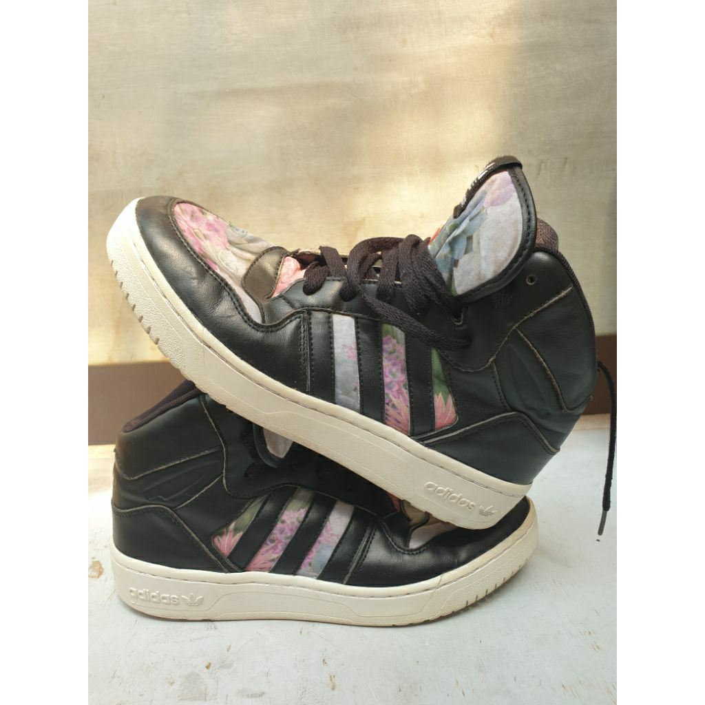 SEPATU SECOND BRAND ADIDAS