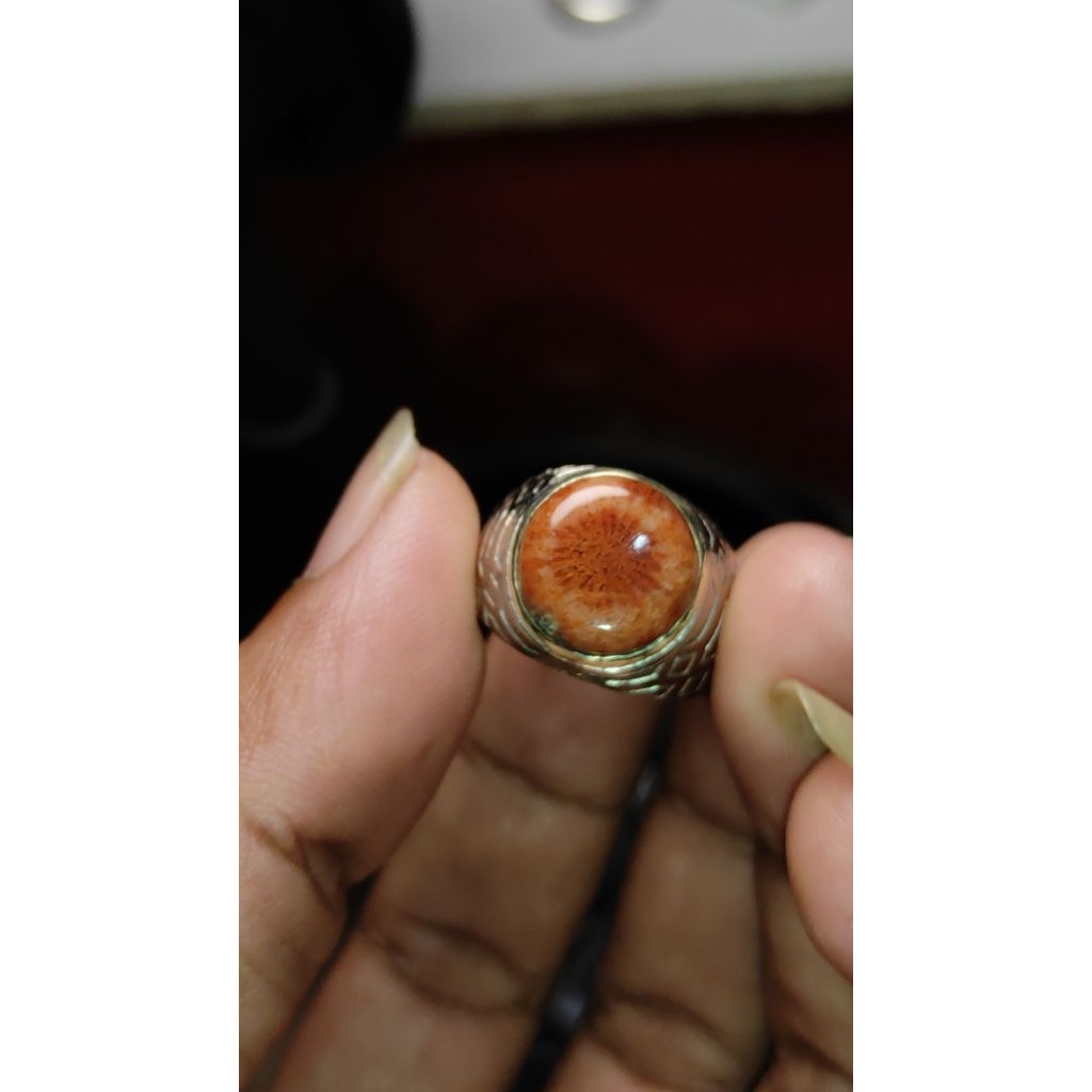 teratai tunggal merah