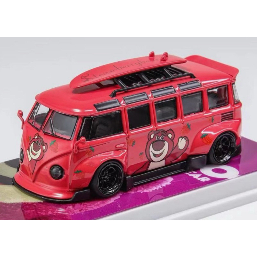 FLAME VOLKSWAGEN T1 KOMBI BUS - LOTSO STRAWBERRY BEAR 1:64 | SEALED