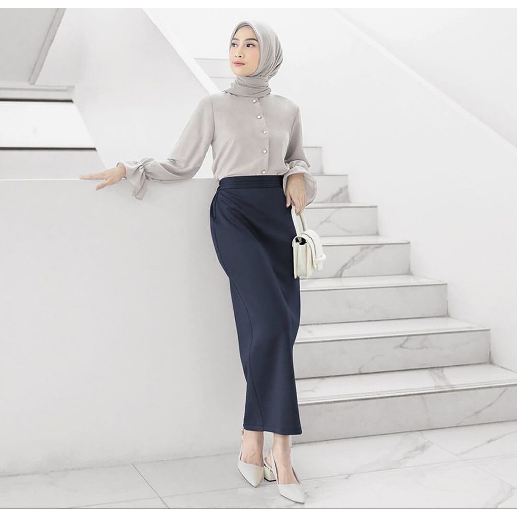 Preloved Khansa skirt black by femme outfit