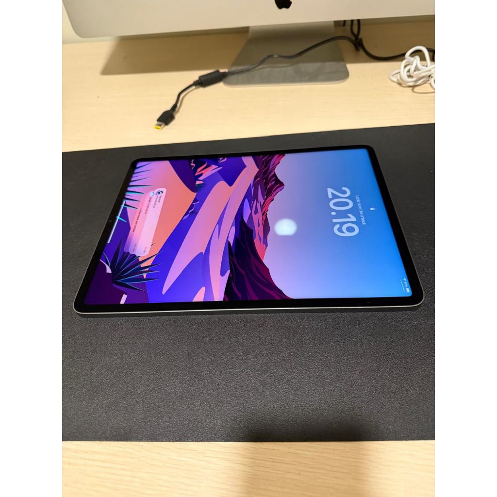 iPad Pro 12.9 M1 (2021) 128GB Wi-Fi + Magic Keyboard & Pencil 2 - No Boxes