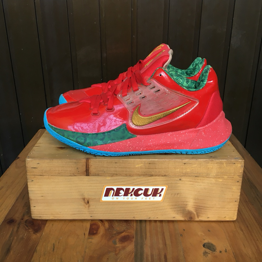 SEPATU BASKET NIKE KYRIE LOW 4 MR KRABS (size 44)