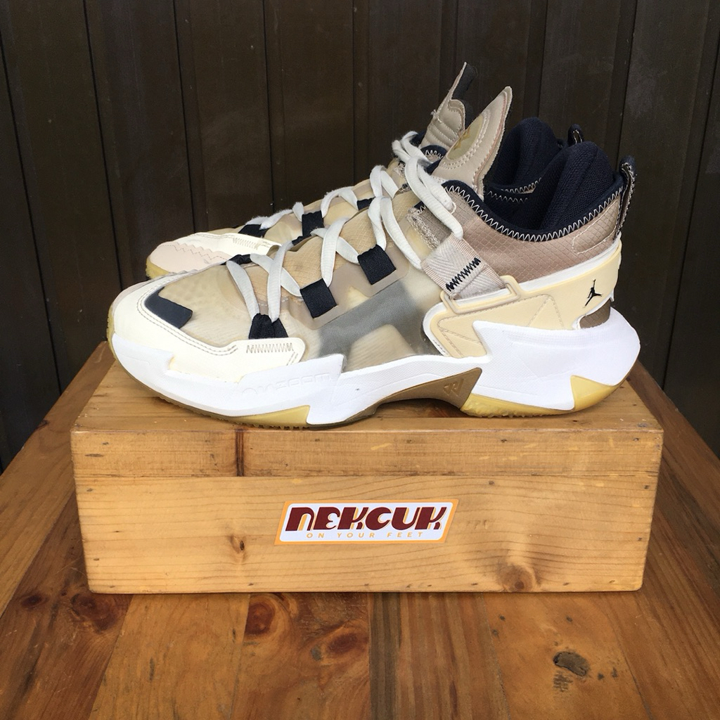 SEPATU BASKET AIR JORDAN WHY NOT ZERO 5 (size 44,5)
