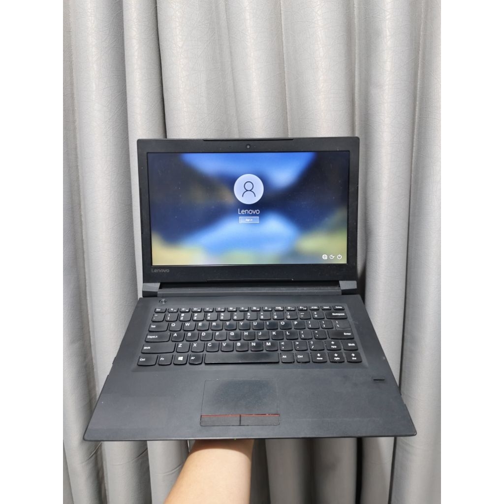 Lenovo ideapad V310 Core i7-7500 Radeon R5 2GB