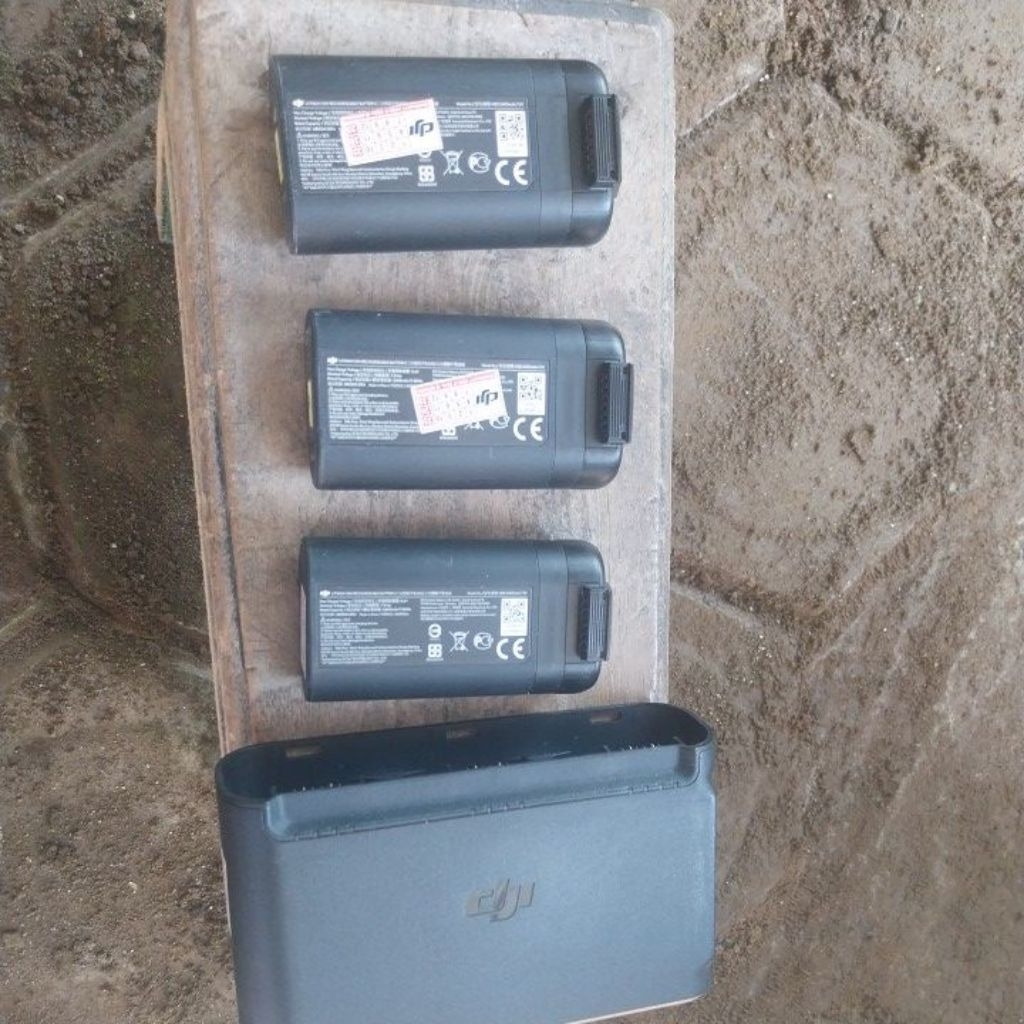 Baterai Drone DJI Mini dan charger hub