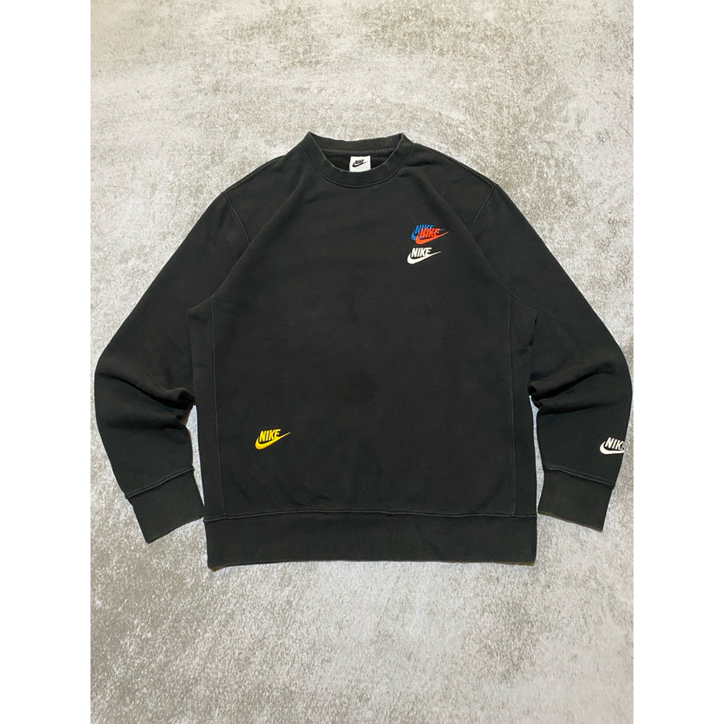 crewneck nike seven swoosh