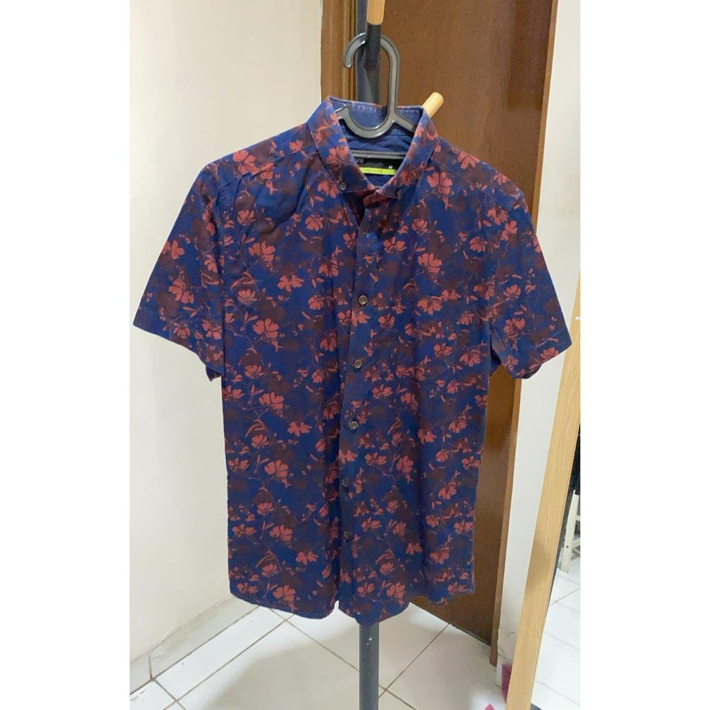 Preloved - Kemeja Pria Ollo