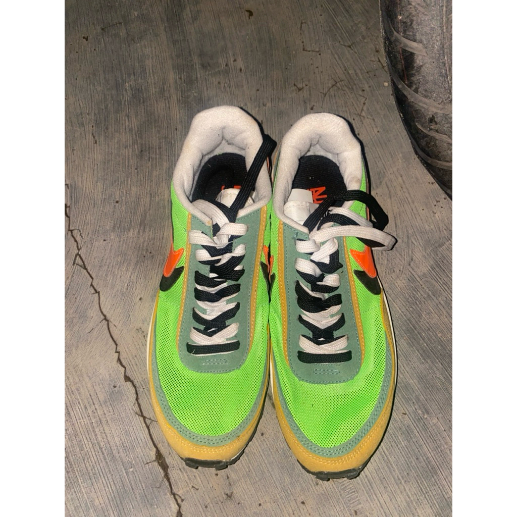Sepatu bekas, nike sacai size 41 (26cm) no box