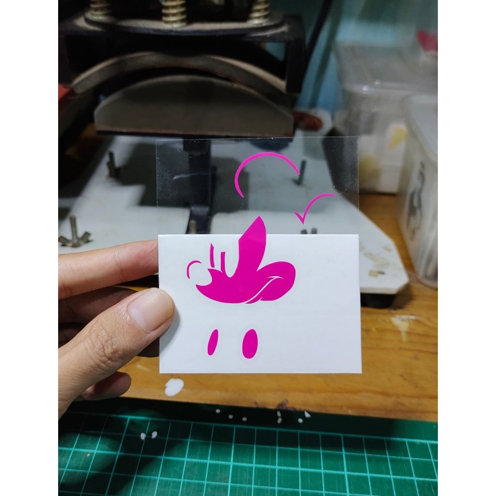 stiker cutting wajah Mickey mouse keren
