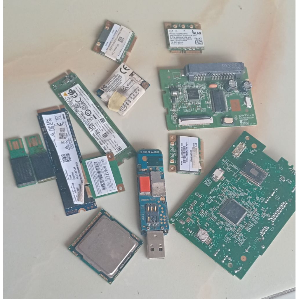 Rongsokan-Komponen-Elektronik