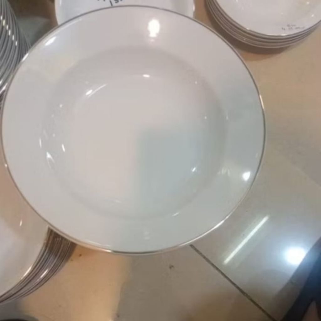 Piring makan keramik Sango ukuran 9 inch