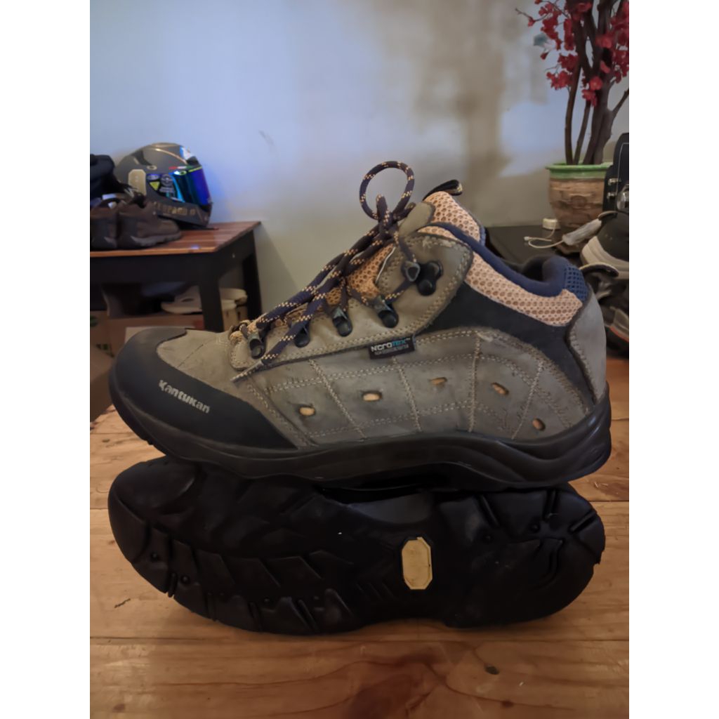 sepatu outdoor kantukan