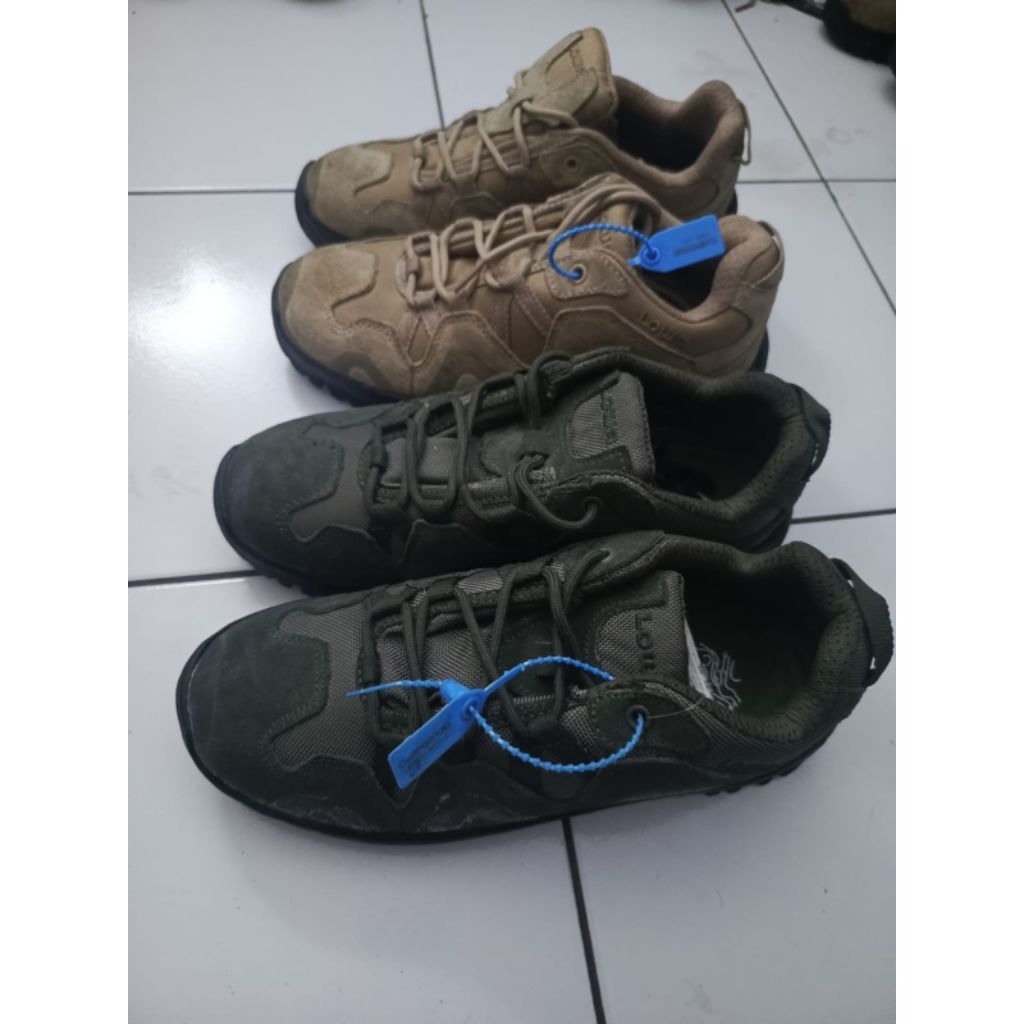 sepatu gunung outdor hiking lowa model low size 42 dan 43