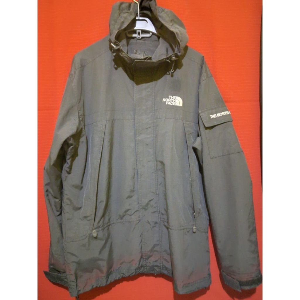 Jaket TNF Saku Samping