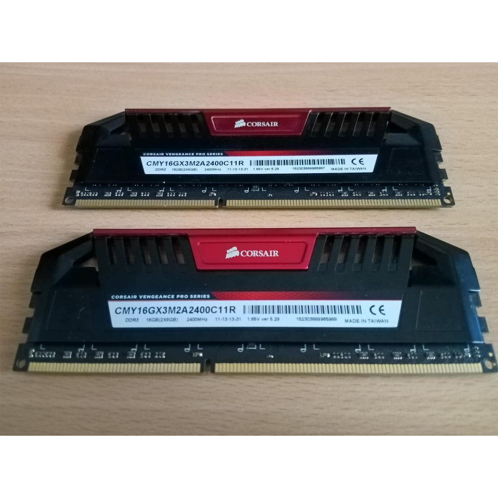RAM CORSAIR VENGEANCE PRO 2X8 16GB DDR3 2400MHz Dual Channel