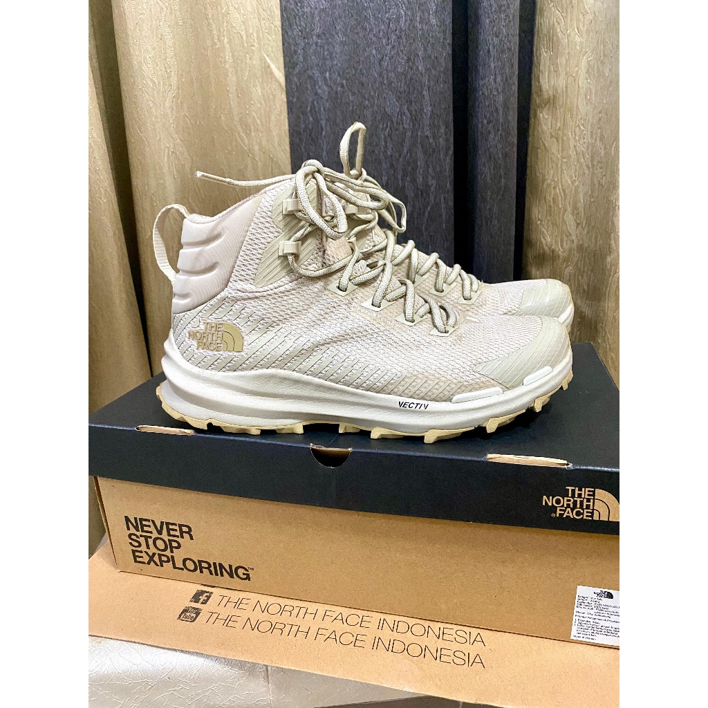 The North Face Hiking Shoes Cream / Sepatu Outdoor Wanita Original EU 40
