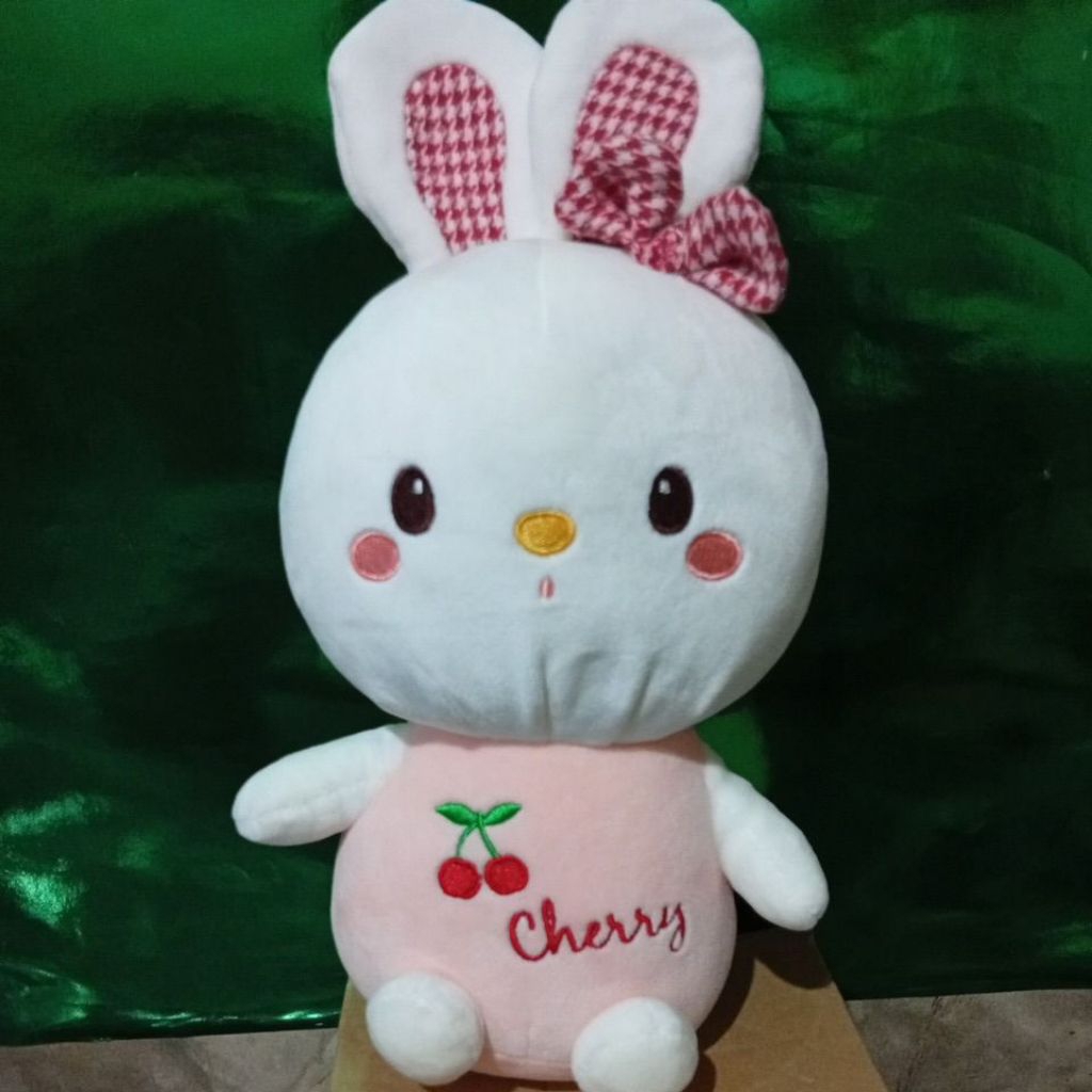 boneka pl karakter kelinci imut.