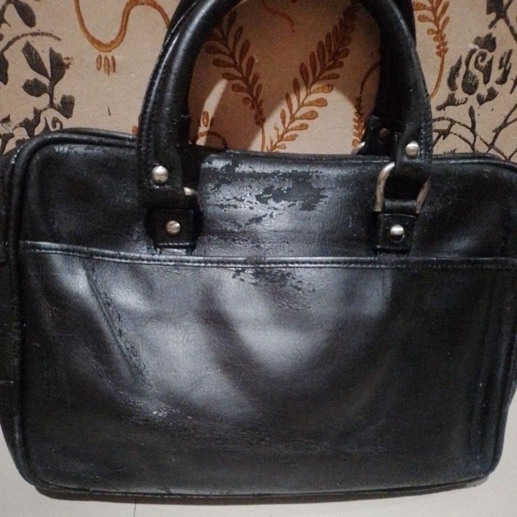 Tas laptop ferragamo kikis